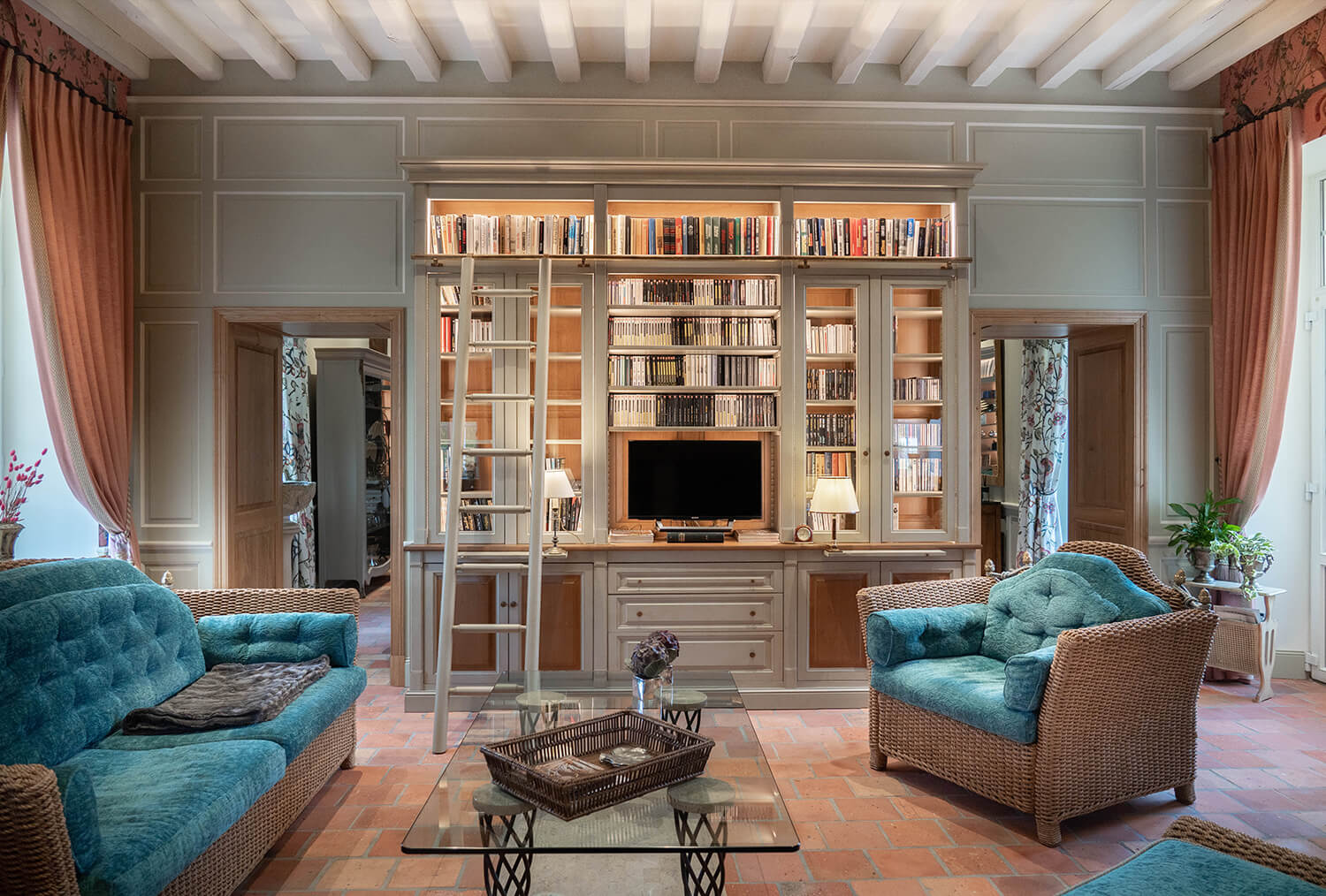 Régine Silveira - décoratrice d’intérieur provençal & design - Cannes - meuble sur mesure